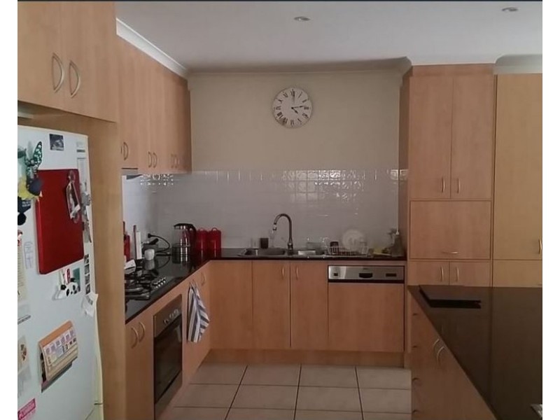 98 Sovereign Manors Crescent, Rowville VIC 3178