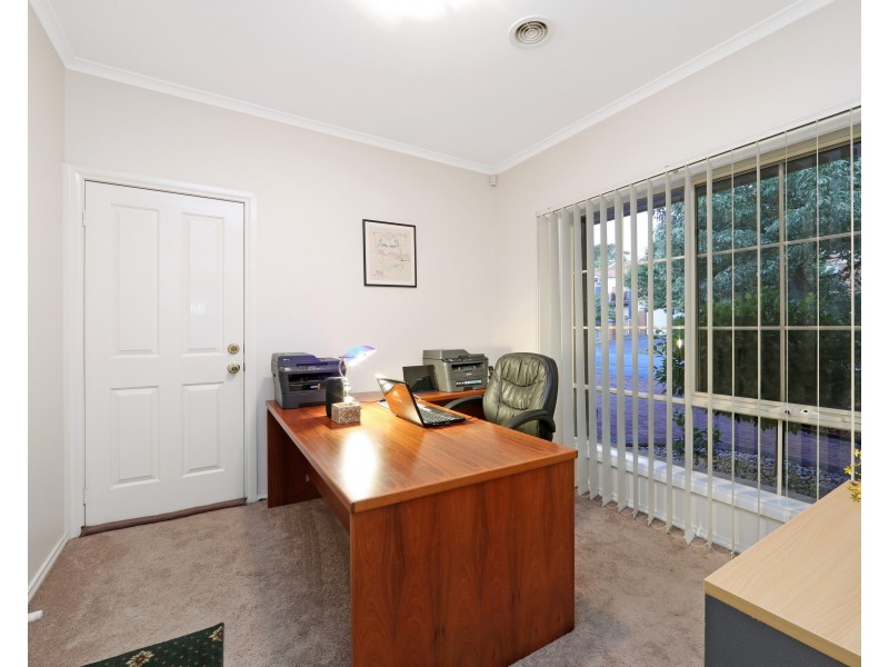 3 Tanglewood Road, Rowville VIC 3178