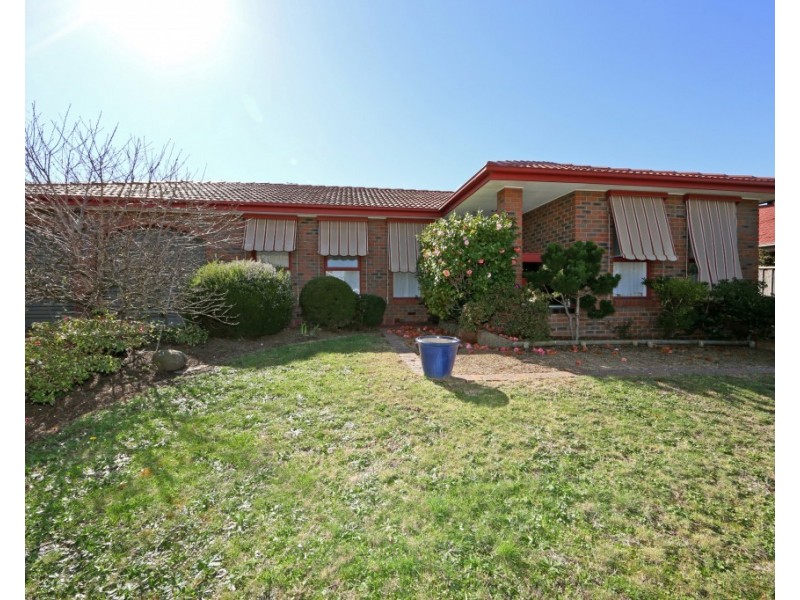 6 Lakeside Boulevard, Rowville VIC 3178