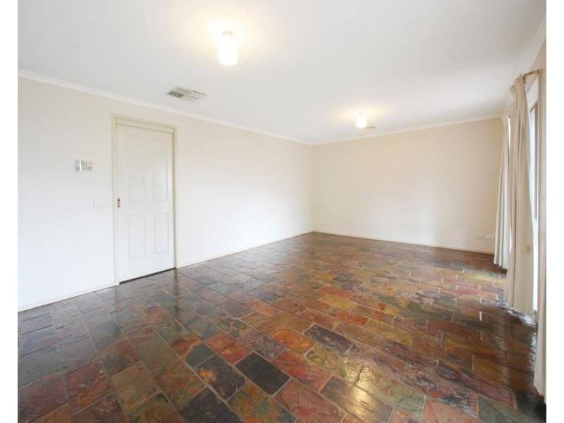 7 Kimberley Drive, Ferntree Gully VIC 3156