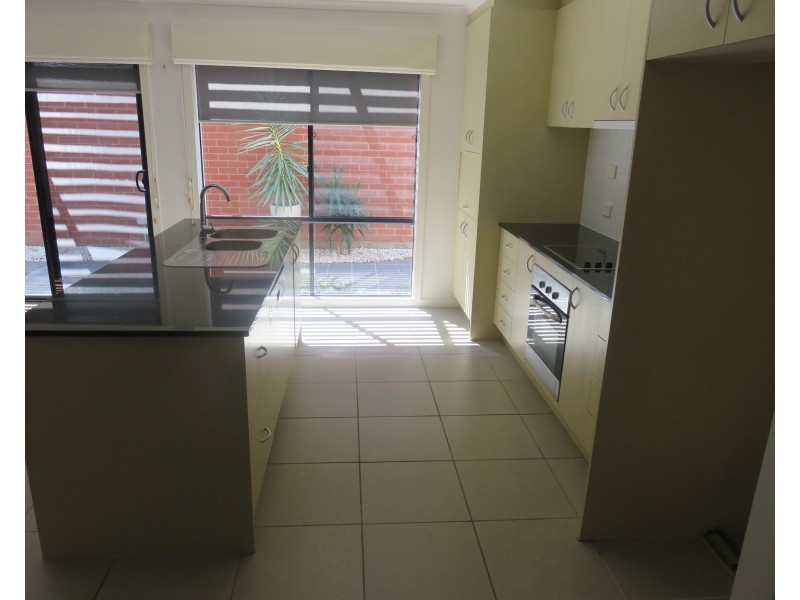 63 Sovereign Manors Crescent, Rowville VIC 3178