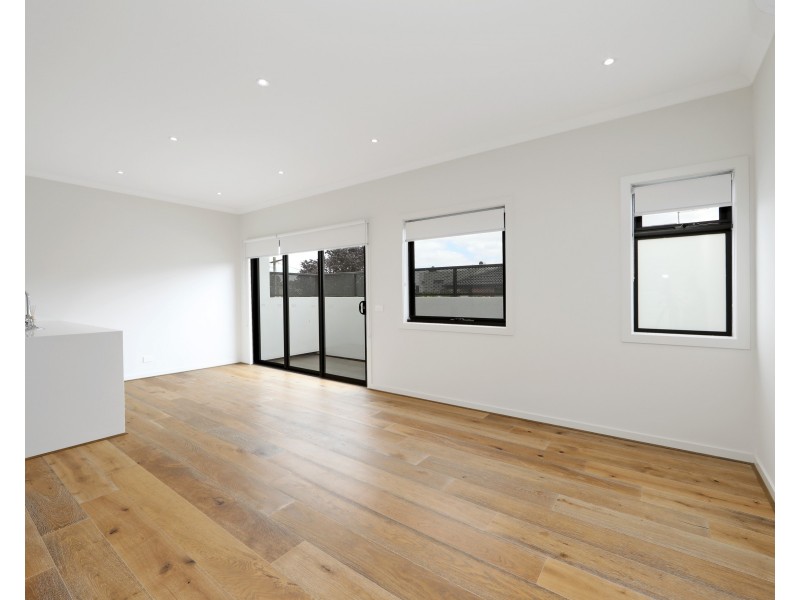 2/9 Luton Court, Rowville VIC 3178