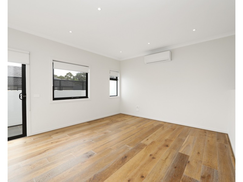 2/9 Luton Court, Rowville VIC 3178