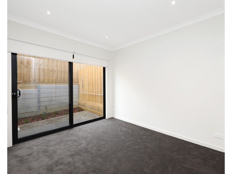 2/9 Luton Court, Rowville VIC 3178