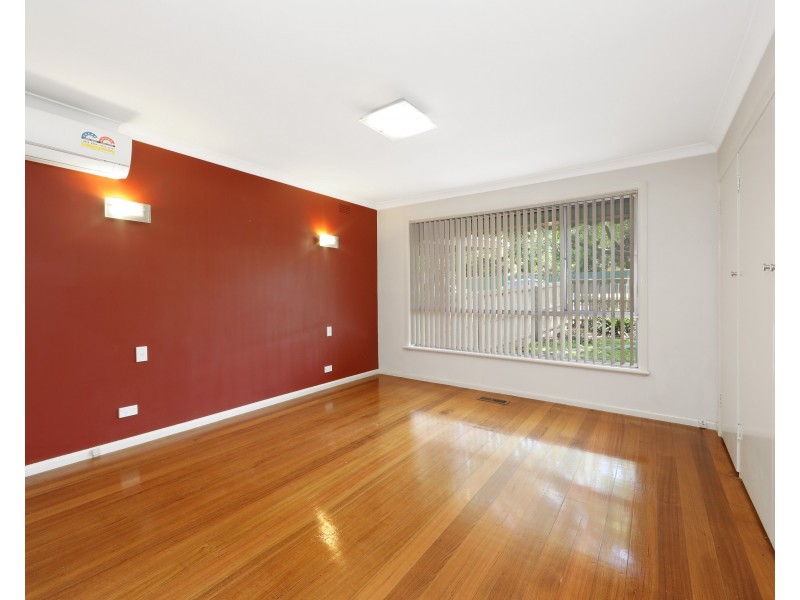 8 Vivienne Avenue, Boronia VIC 3155