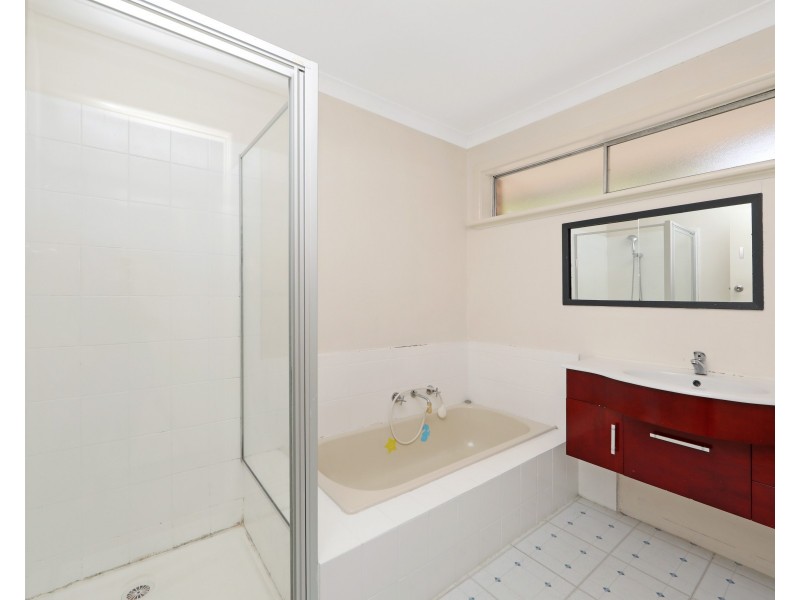 8 Vivienne Avenue, Boronia VIC 3155