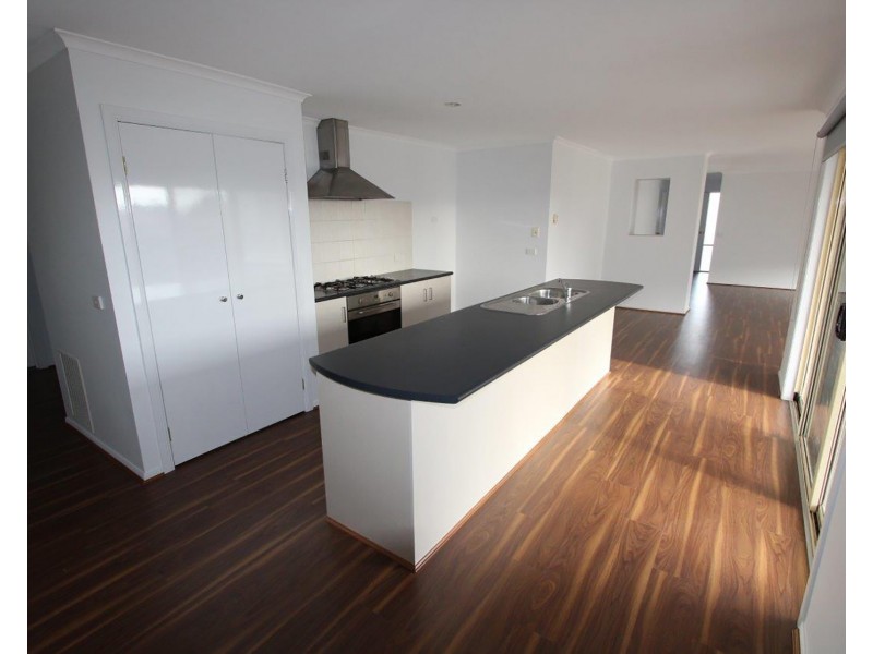 37 Eureka Crescent, Narre Warren South VIC 3805