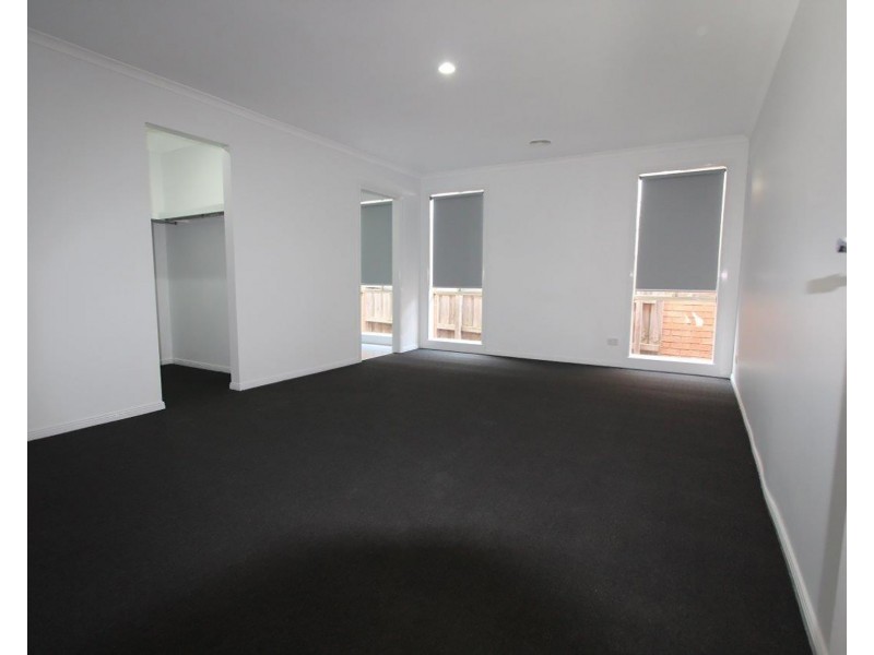 37 Eureka Crescent, Narre Warren South VIC 3805