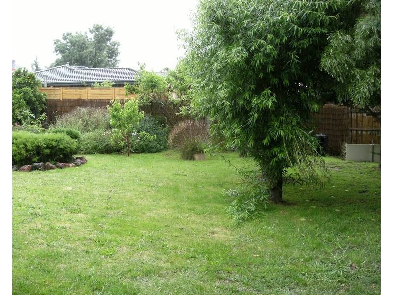 14 Chirnside Road, Berwick VIC 3806