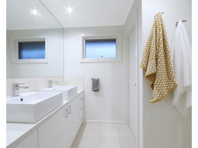 63 Bellfield Drive, Lysterfield VIC 3156