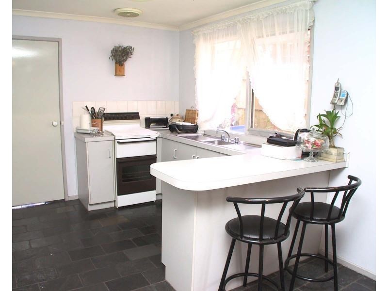 35 Bellfield Drive, Lysterfield VIC 3156