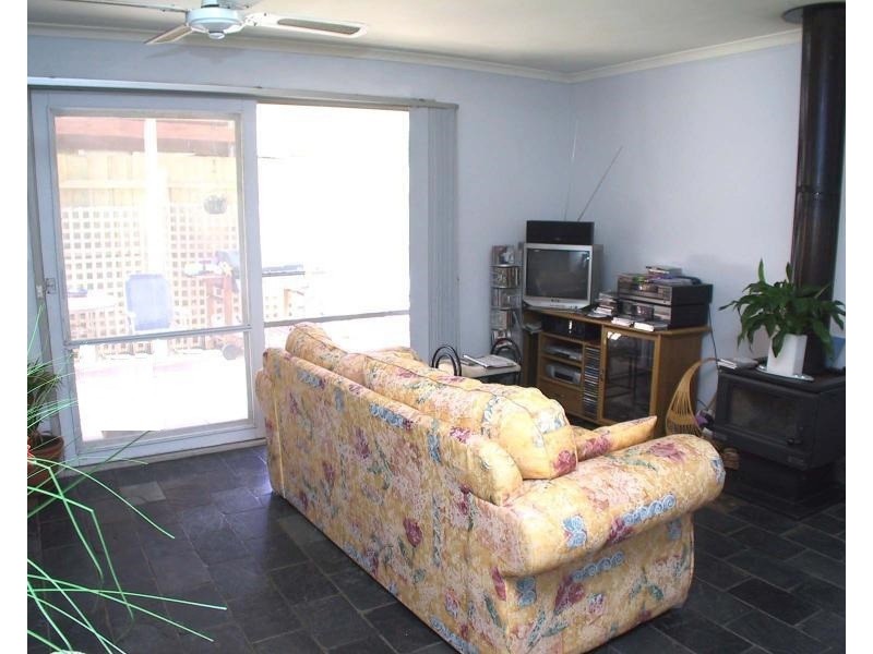 35 Bellfield Drive, Lysterfield VIC 3156