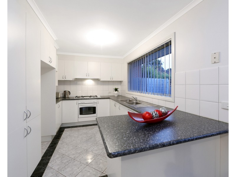 10 Lakeside Boulevard, Rowville VIC 3178