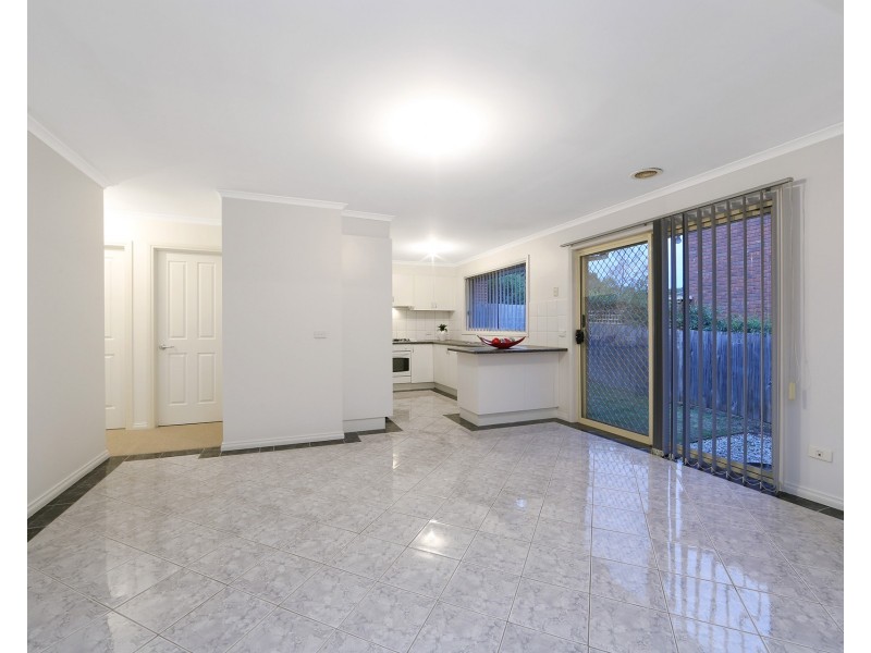 10 Lakeside Boulevard, Rowville VIC 3178