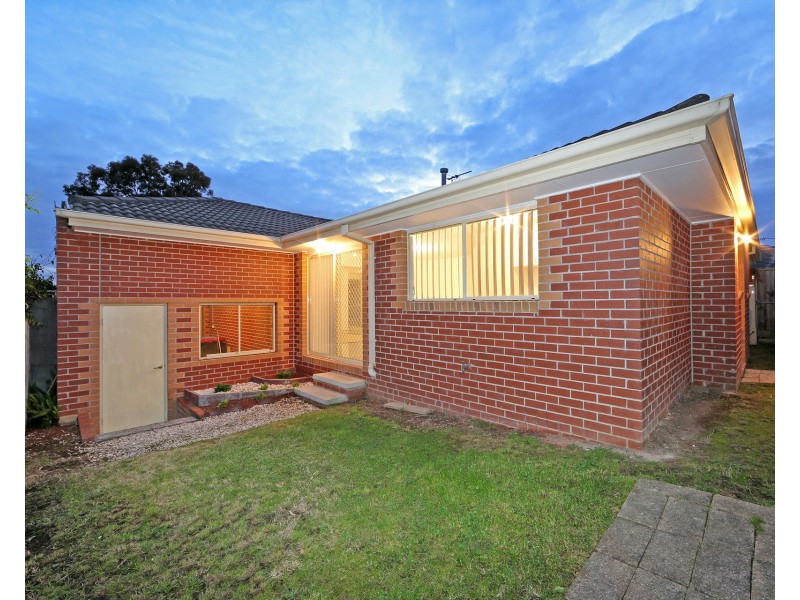 10 Lakeside Boulevard, Rowville VIC 3178