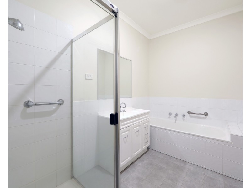 2/2 Dorset Road, Ferntree Gully VIC 3156