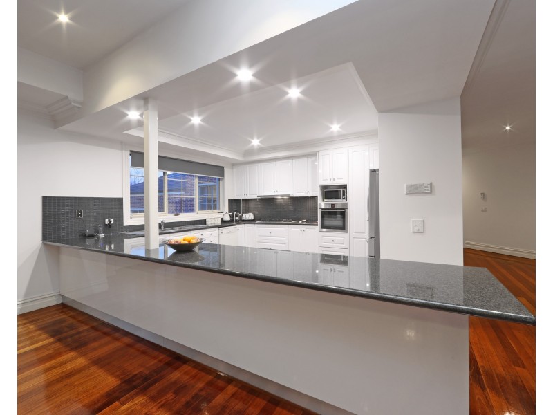 17 Parkside Boulevard, Lysterfield South VIC 3156