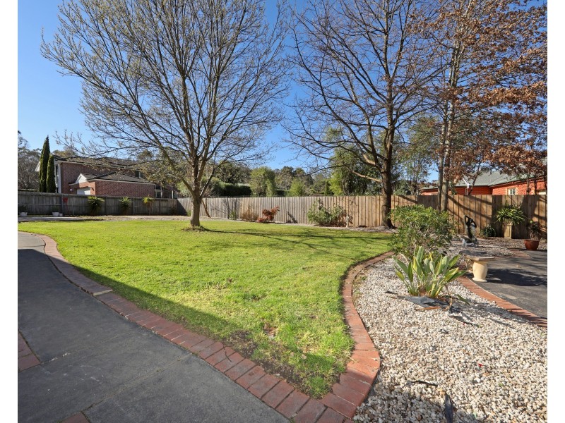 17 Parkside Boulevard, Lysterfield South VIC 3156