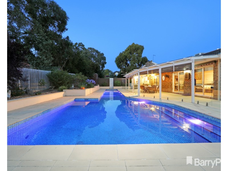 37 Candlebark Quadrant, Rowville VIC 3178