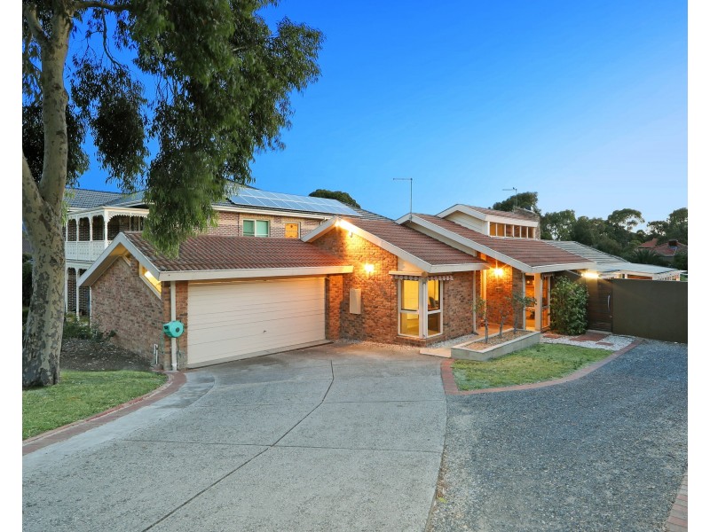 37 Candlebark Quadrant, Rowville VIC 3178