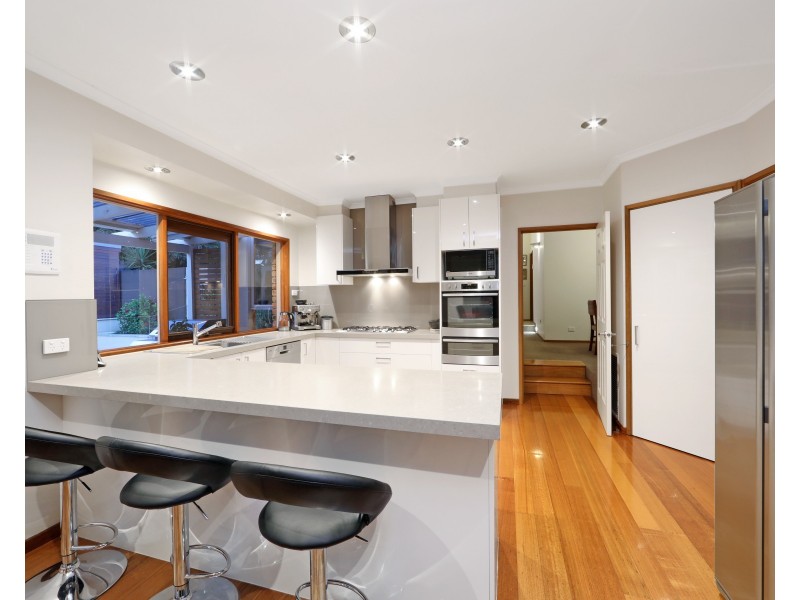 37 Candlebark Quadrant, Rowville VIC 3178