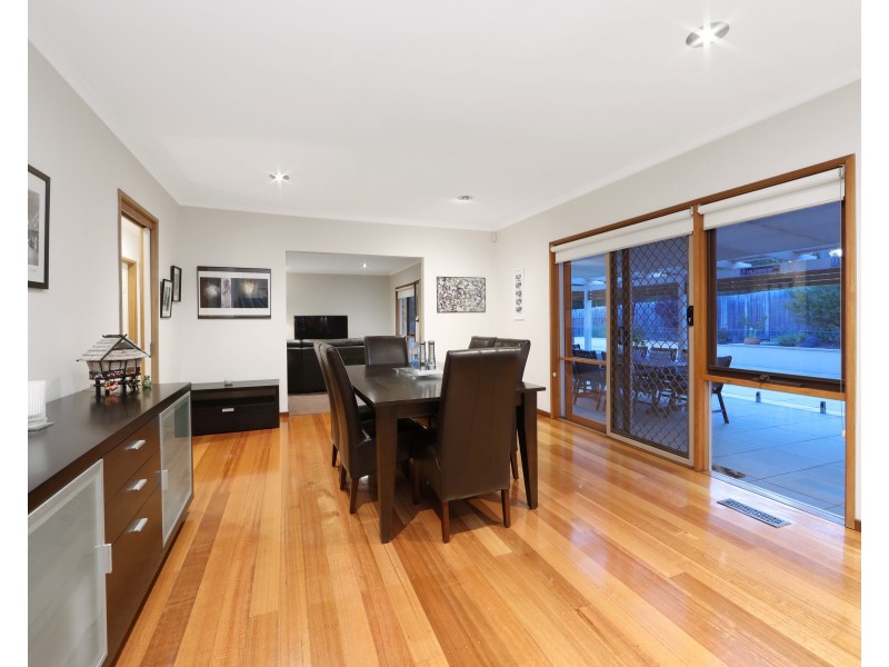 37 Candlebark Quadrant, Rowville VIC 3178