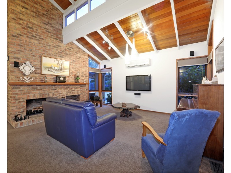 37 Candlebark Quadrant, Rowville VIC 3178