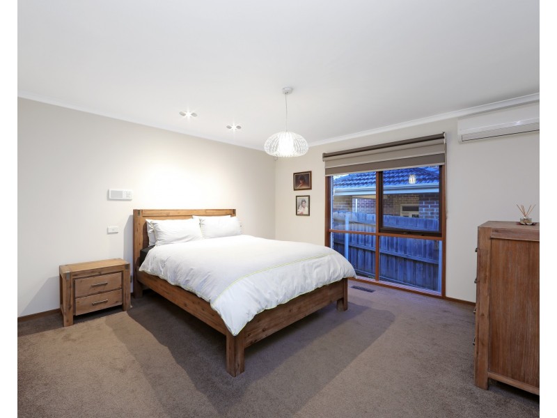 37 Candlebark Quadrant, Rowville VIC 3178