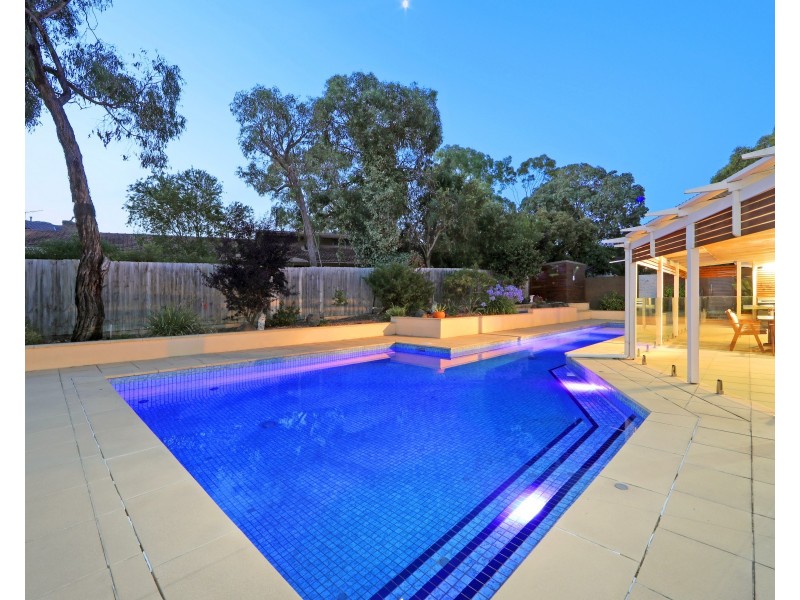 37 Candlebark Quadrant, Rowville VIC 3178