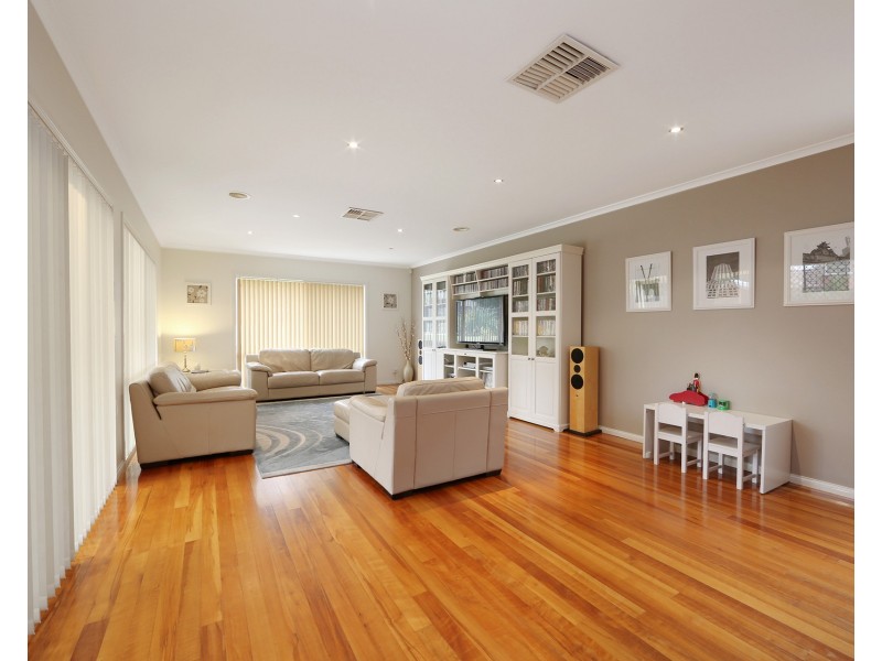 7 The Croft, Lysterfield VIC 3156