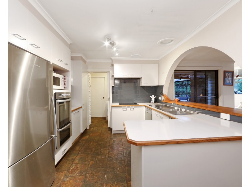 30 Churchill Park Drive, Lysterfield South VIC 3156