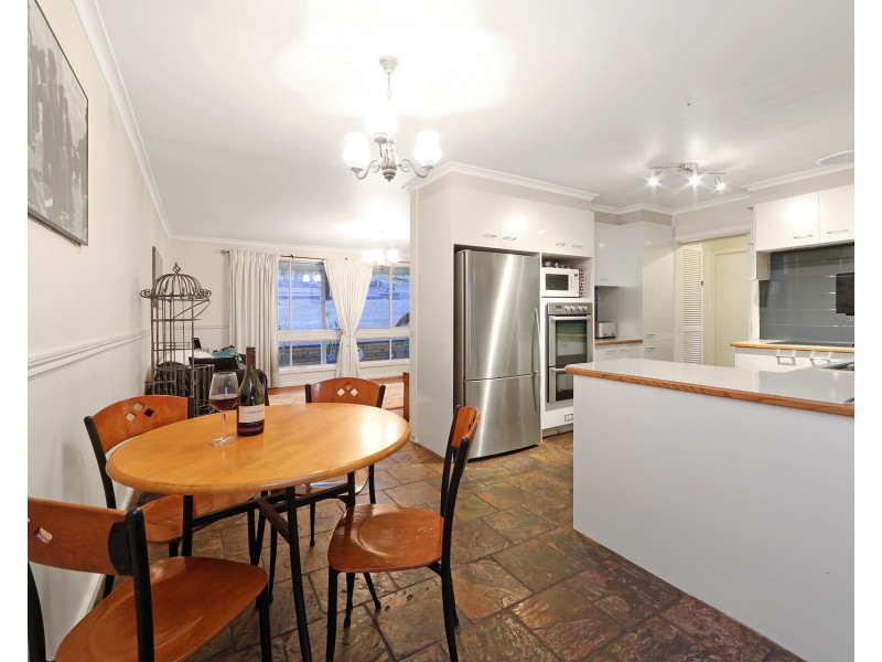 30 Churchill Park Drive, Lysterfield South VIC 3156