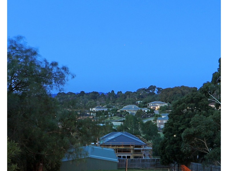 30 Churchill Park Drive, Lysterfield South VIC 3156