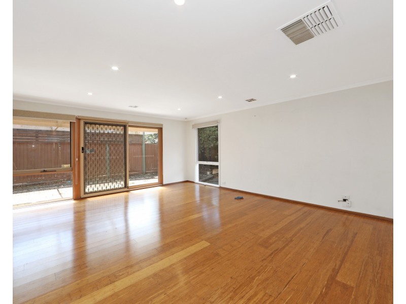 2 Rigby Mews, Rowville VIC 3178