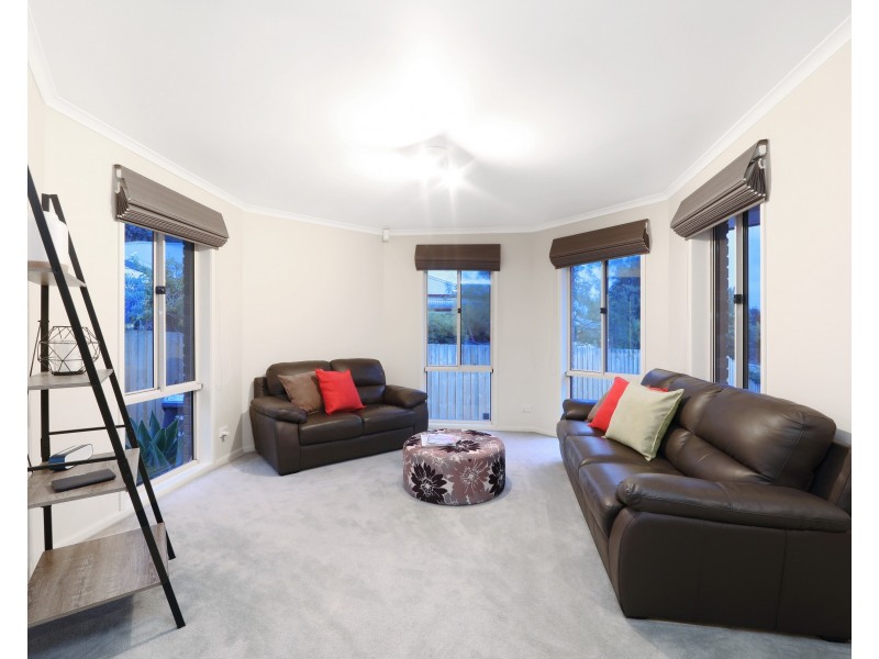 44 Armstrong Drive, Rowville VIC 3178