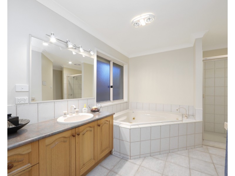 44 Armstrong Drive, Rowville VIC 3178