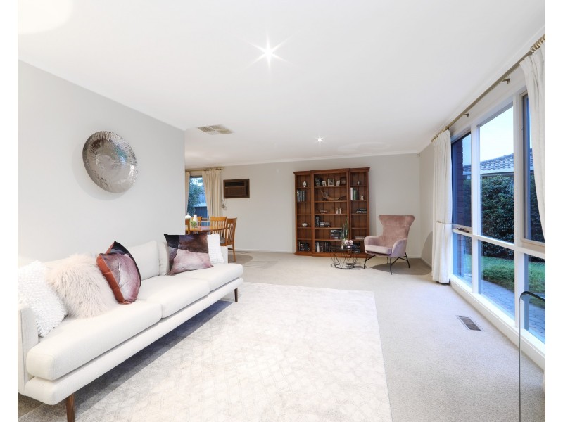 17 Cutler Close, Ferntree Gully VIC 3156