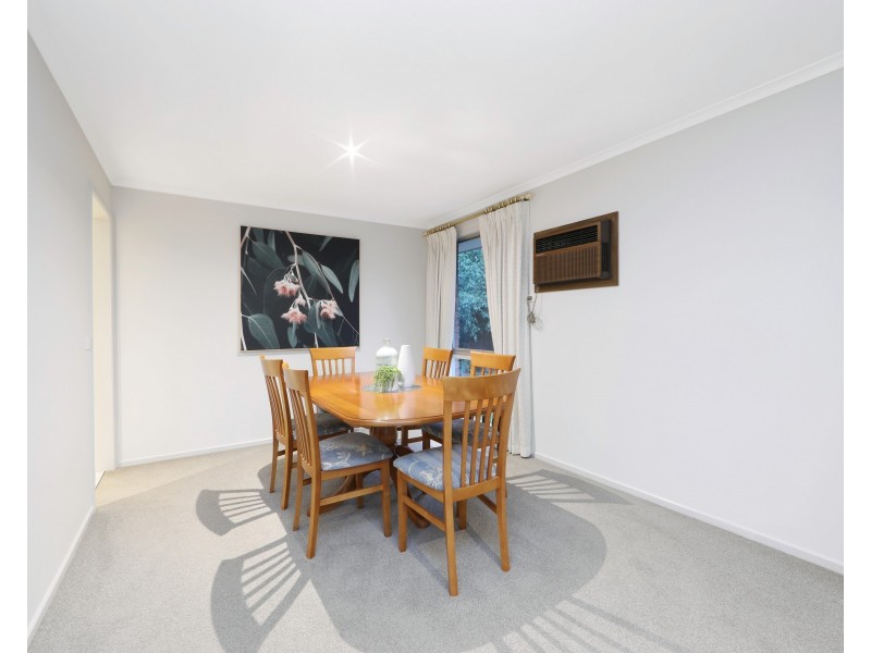 17 Cutler Close, Ferntree Gully VIC 3156