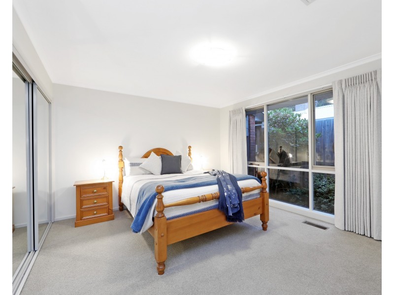 17 Cutler Close, Ferntree Gully VIC 3156