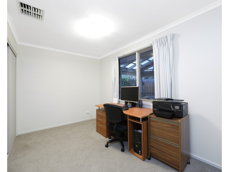 17 Cutler Close, Ferntree Gully VIC 3156