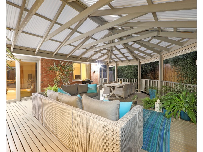 17 Cutler Close, Ferntree Gully VIC 3156