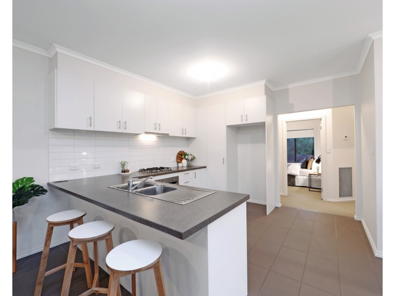 2/8 Denver Crescent, Rowville VIC 3178