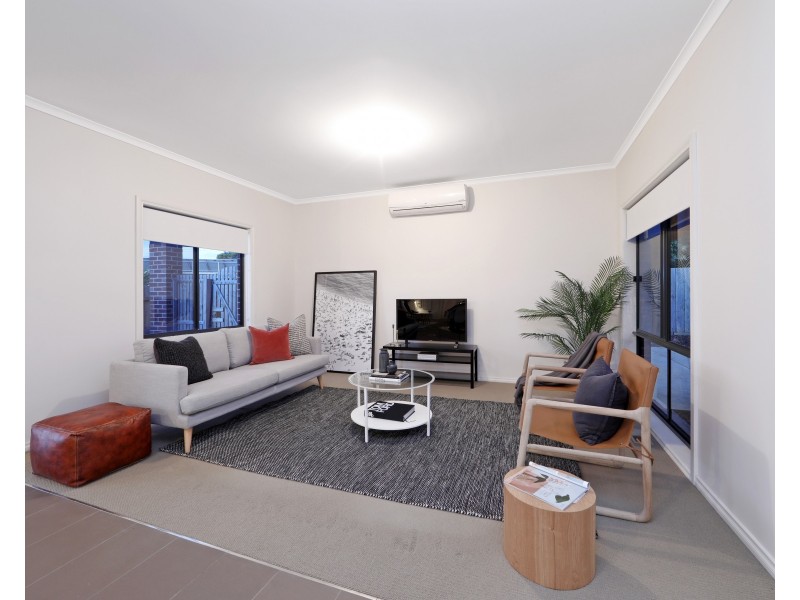 2/8 Denver Crescent, Rowville VIC 3178