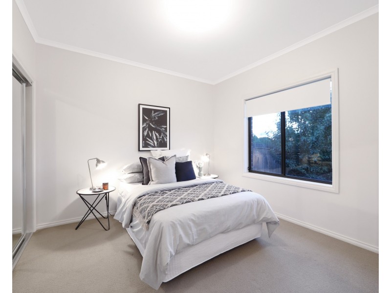 2/8 Denver Crescent, Rowville VIC 3178