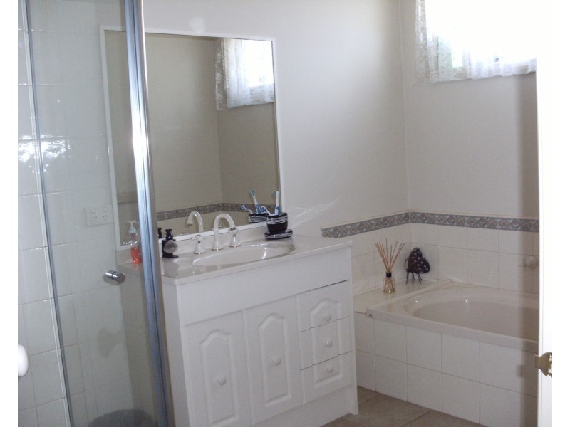 2/6 Bark Avenue, Rowville VIC 3178