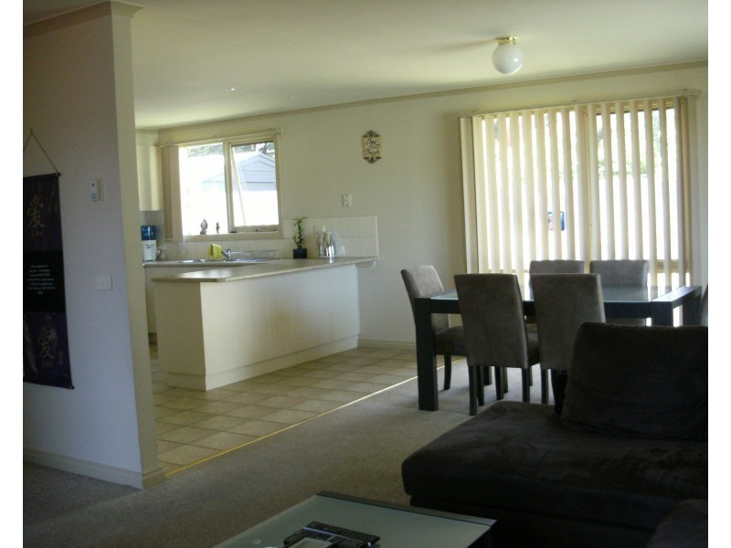 2/6 Bark Avenue, Rowville VIC 3178