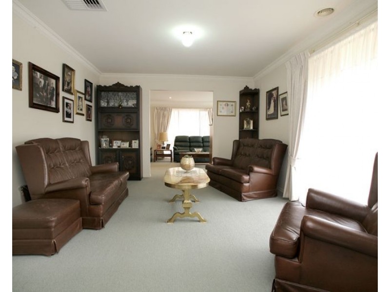 13 Whitecliffe Drive, Rowville VIC 3178