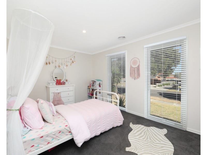 9 Berrabri Drive, Scoresby VIC 3179