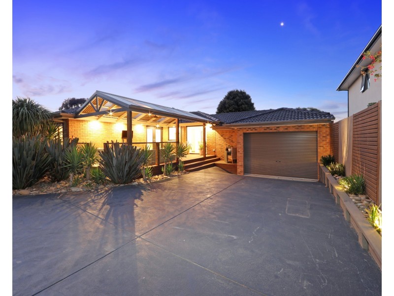 9 Berrabri Drive, Scoresby VIC 3179