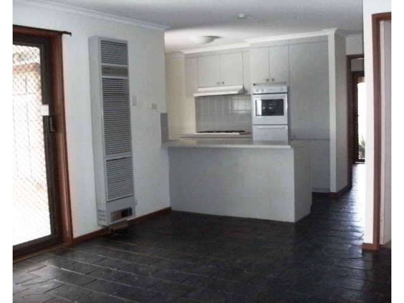 16 Prior Court, Rowville VIC 3178